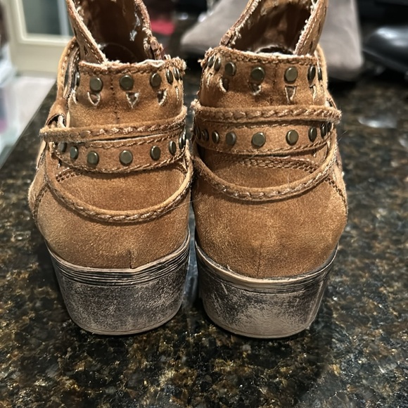 Booties 7.5 - Picture 5 of 5